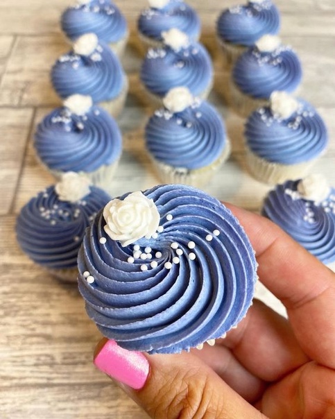 Декор кексов в оттенках голубого Волшебные идеи для вдохновения