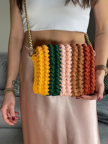 Разноцветные вязаные нарядные сумочки Волшебные идеи для вдохновения