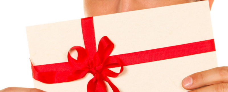 Идеи подарков на 14 февраля: что дарить друг другу на разных стадиях отношений