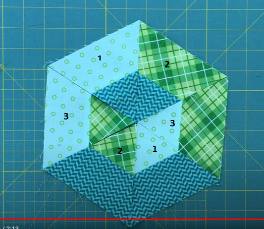 Шестиугольные блоки пэчворка с эффектом обьема. МК с пошаговыми фото.